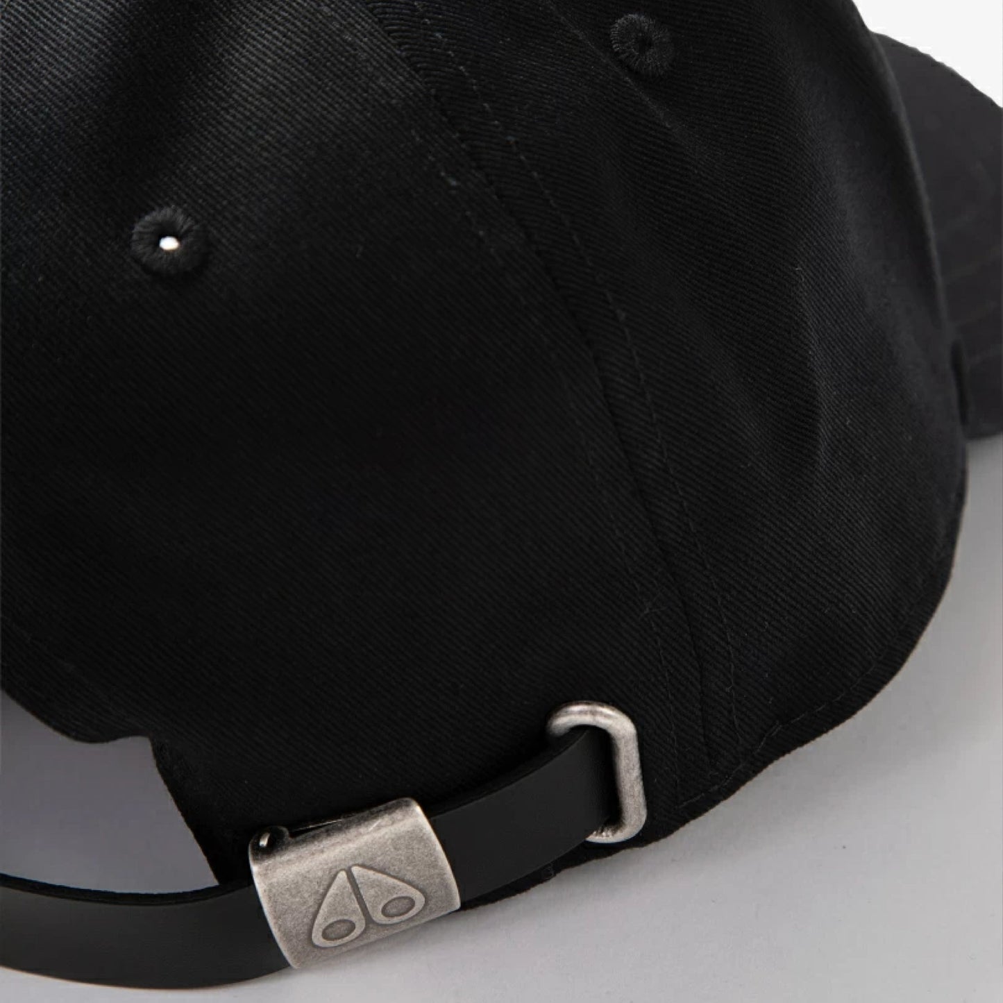 Moose Knuckles M31MA534 Cap - 282 BLK/Nicke - Escape Menswear