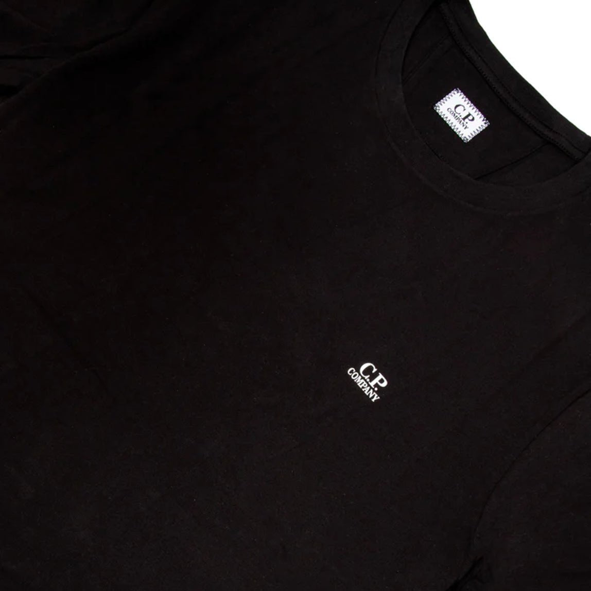 C.P. Company MTS046A Classic Small Logo T-Shirt - 999 Black - Escape Menswear